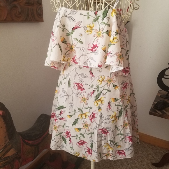 PrettyLittleThing Spring Floral Layered Skater Mini Dress SZ 6 - Picture 2 of 8